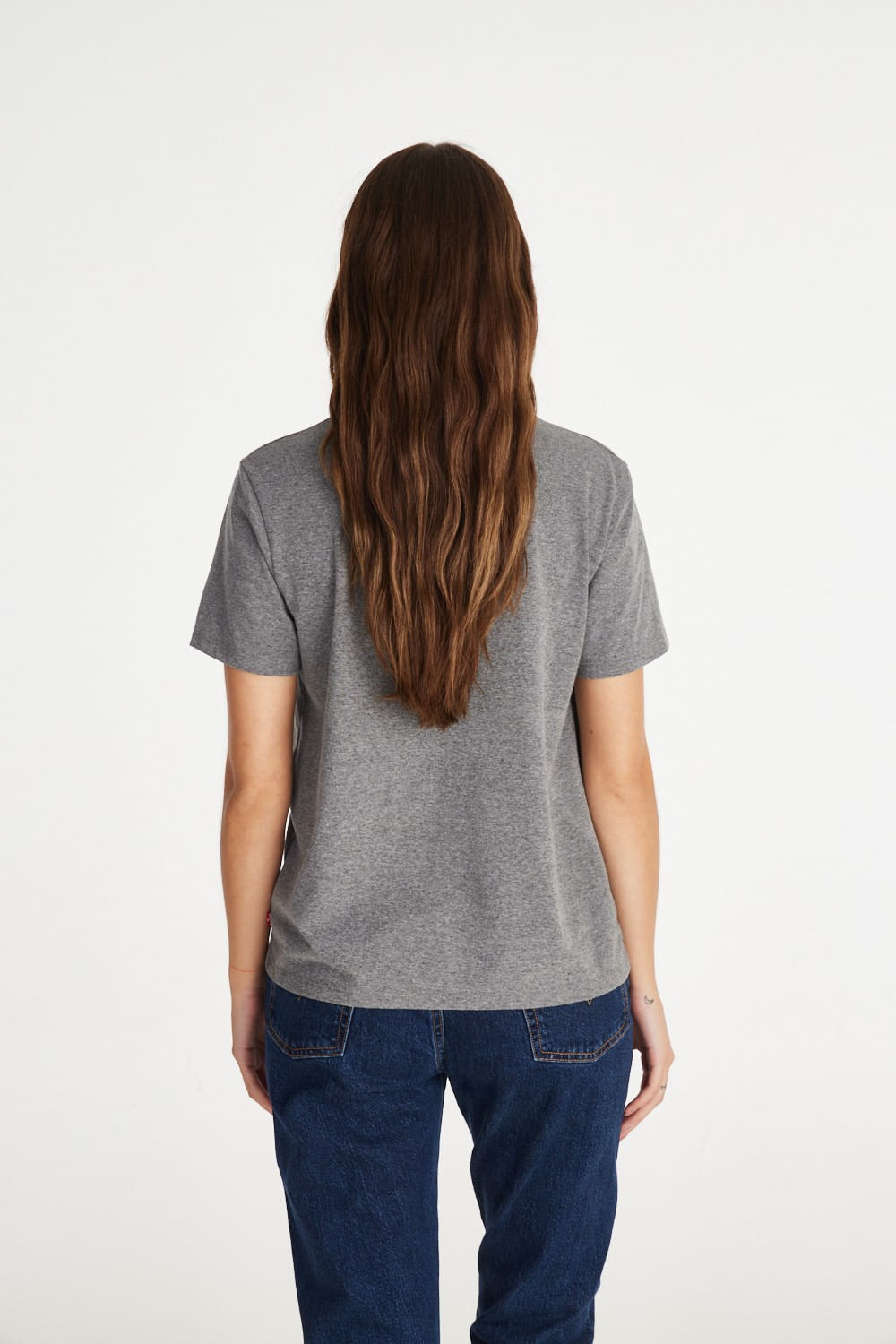 The perfect tee dark grey htr Levi's — imagen 2