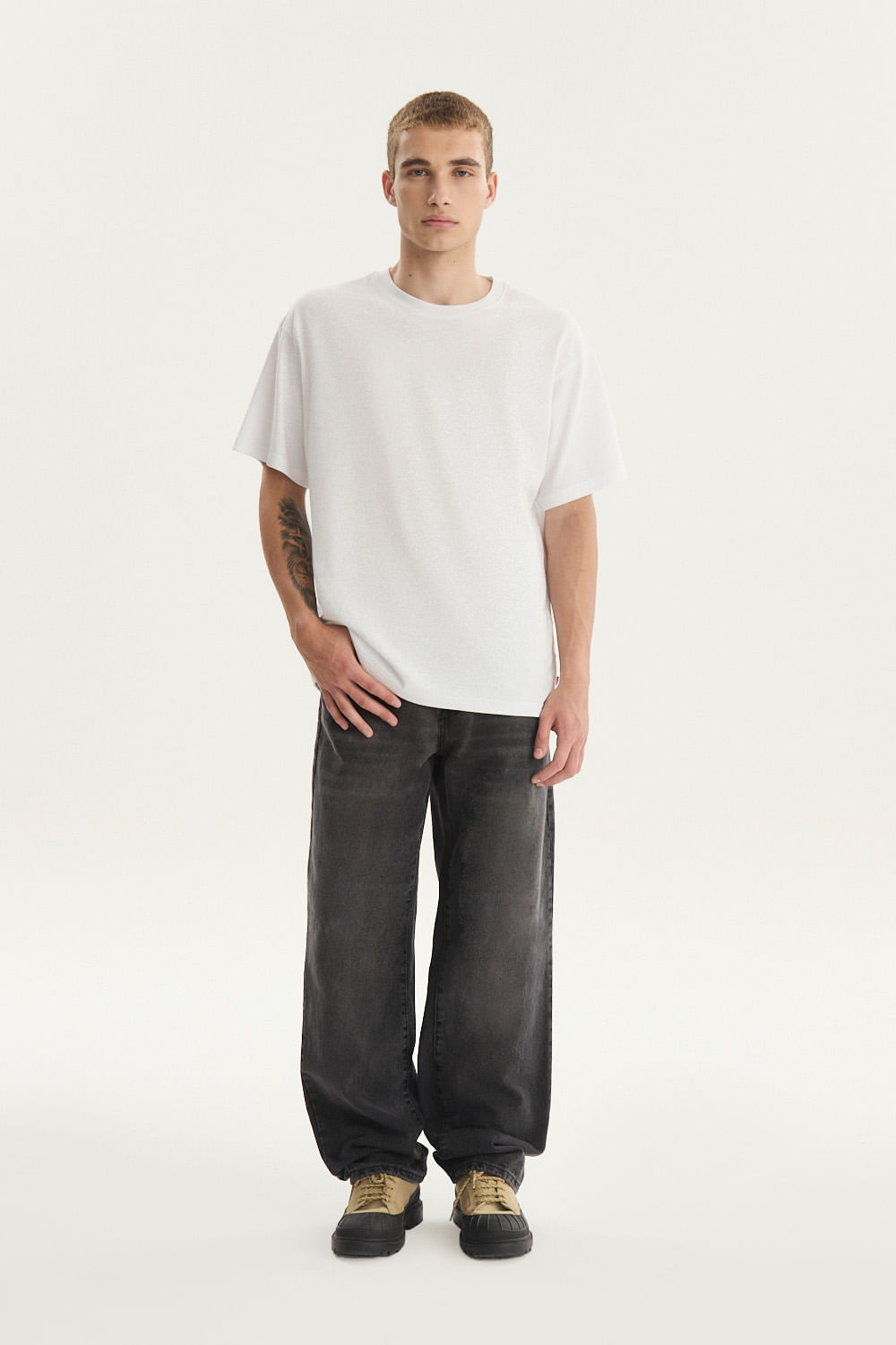 568 Loose Straight Black Up — imagen 3