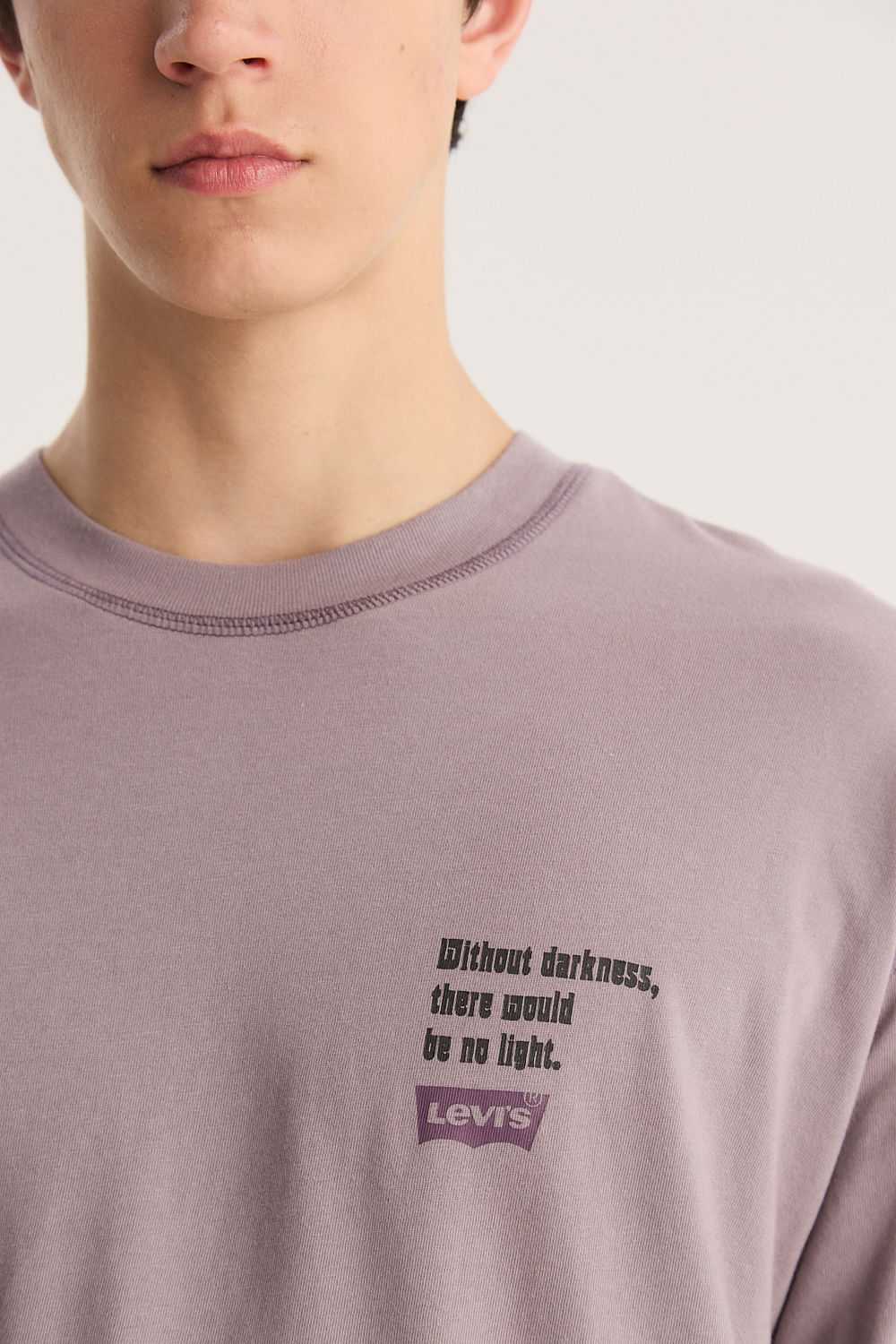 Graphic box tee gotic poster de Levis — imagen 3