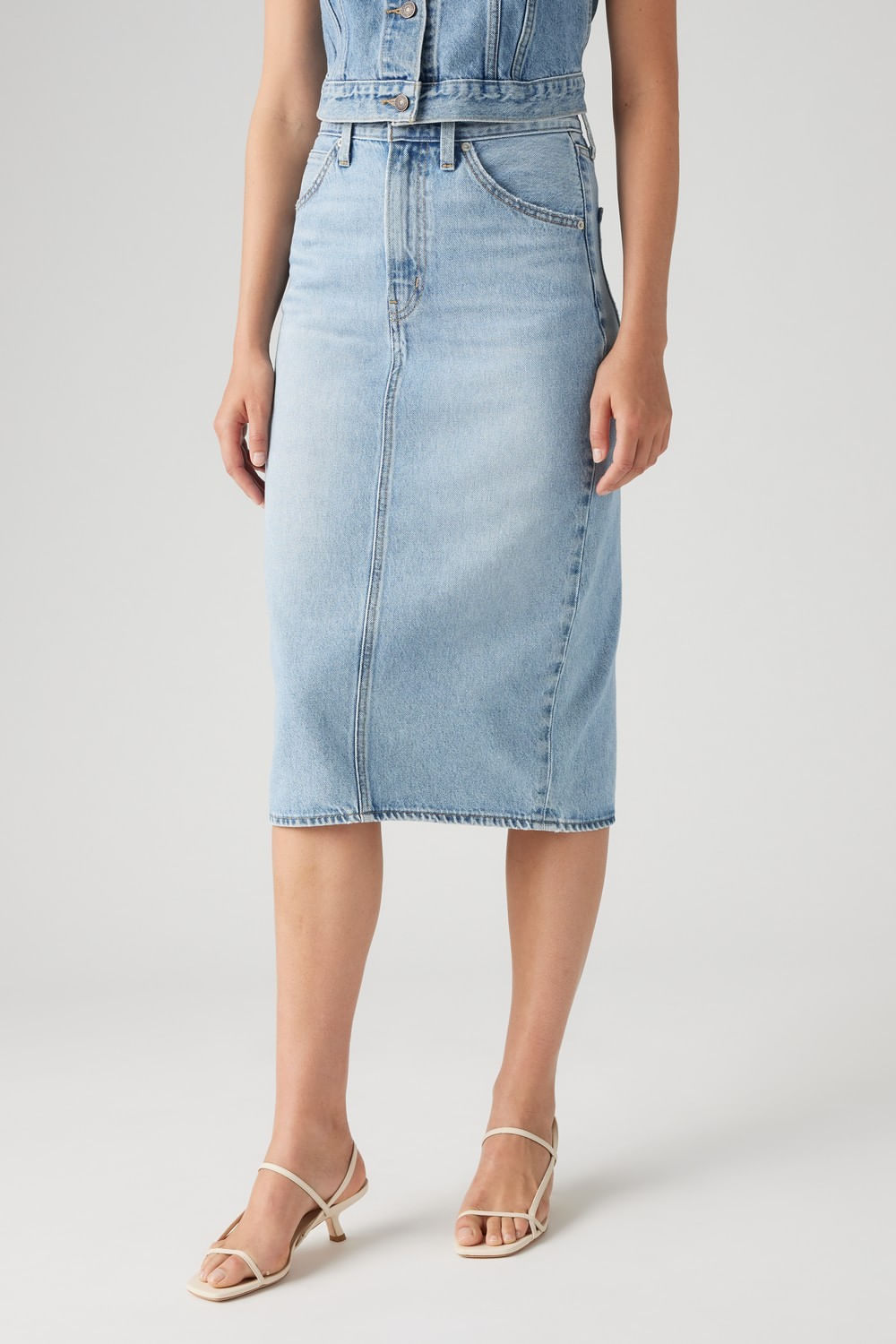 Falda con escote posterior y rivets de Levis