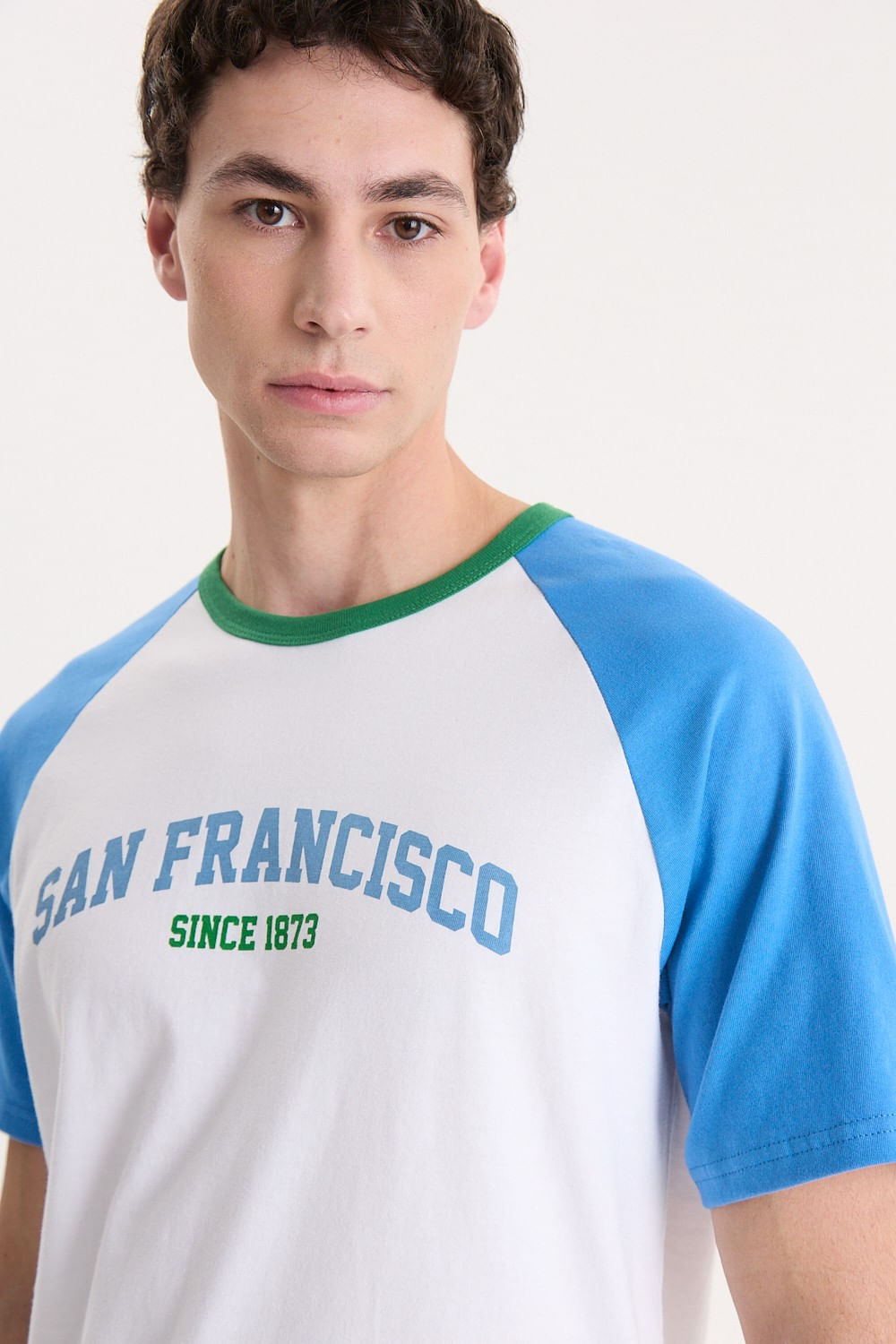 Polo Graphic Retro Raglan Ringer de Levis — imagen 4