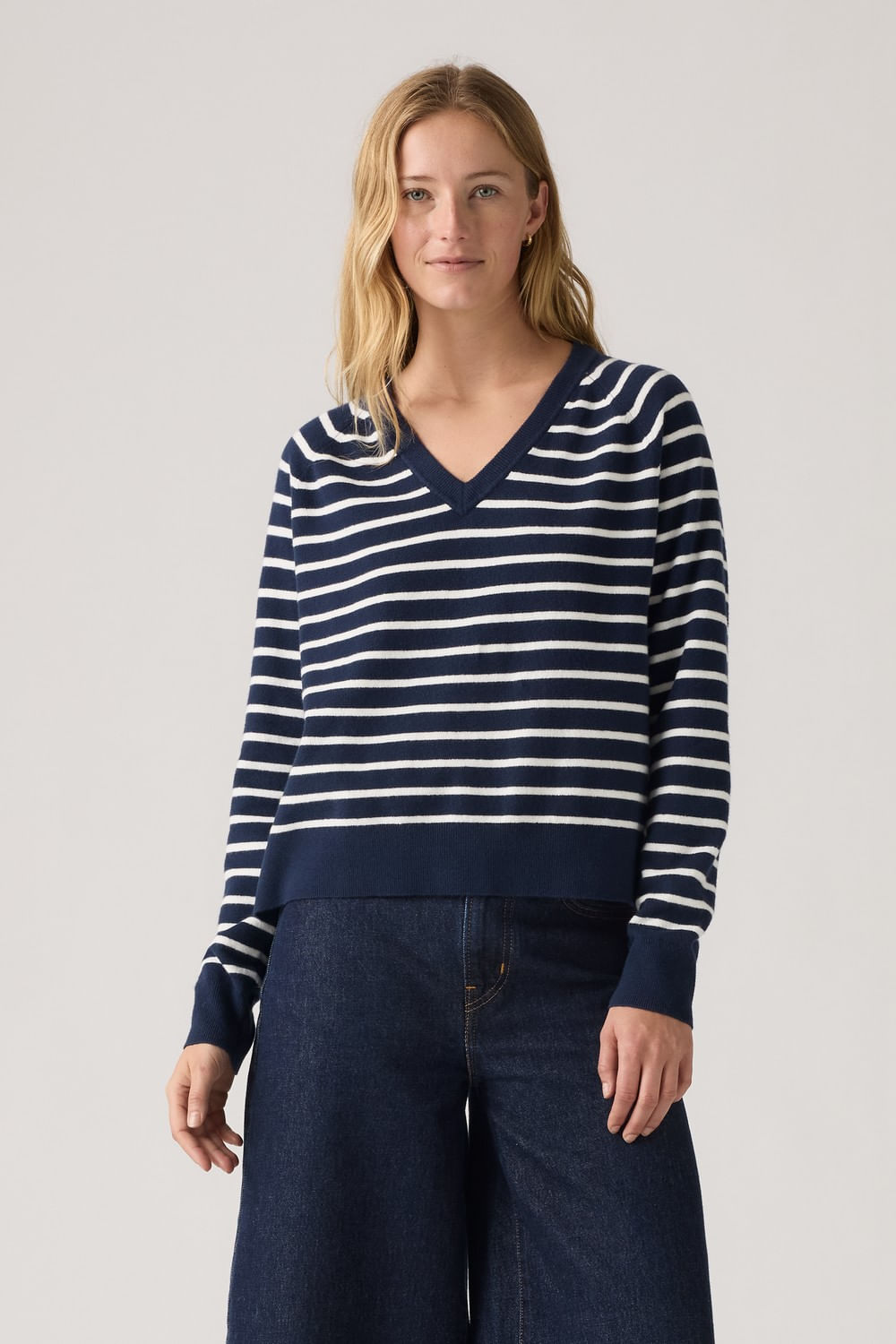 Tara V Neck Pullover de Levis — imagen 2