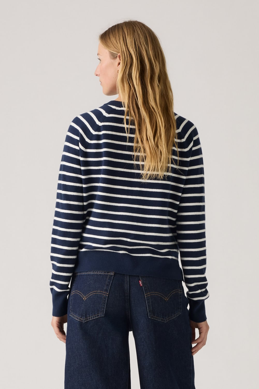 Tara V Neck Pullover de Levis — imagen 3