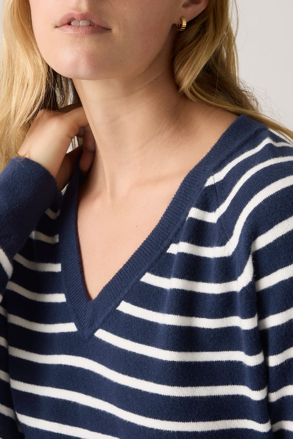 Tara V Neck Pullover de Levis — imagen 4