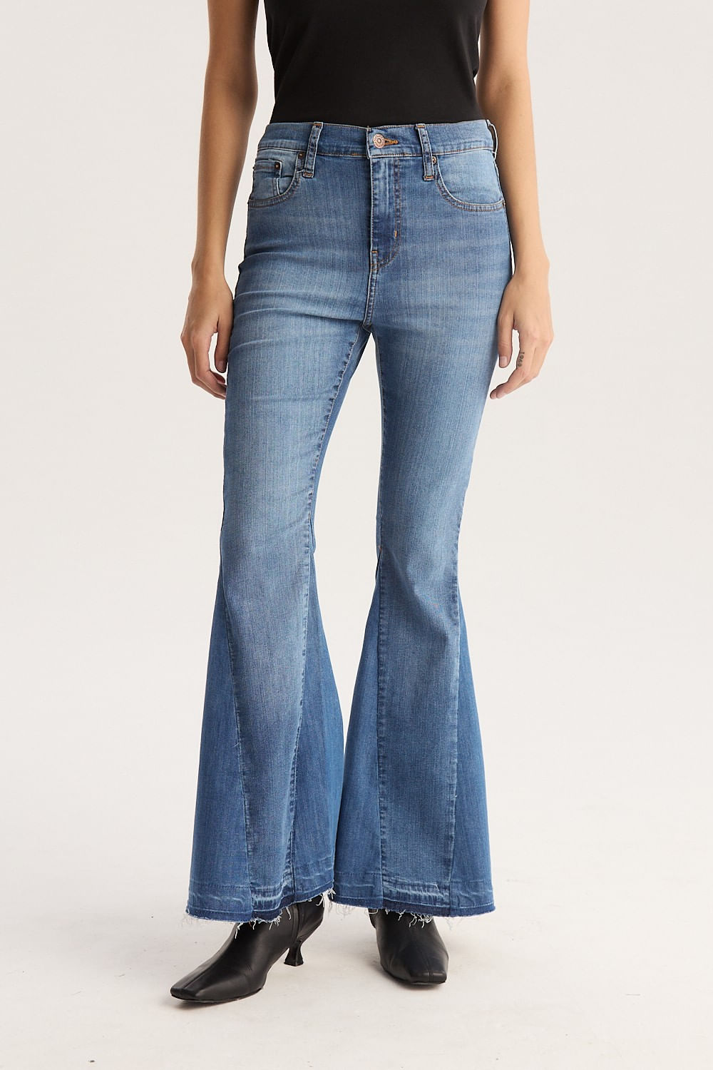 Levis 726 hi flare reciclado personalizado — imagen 4
