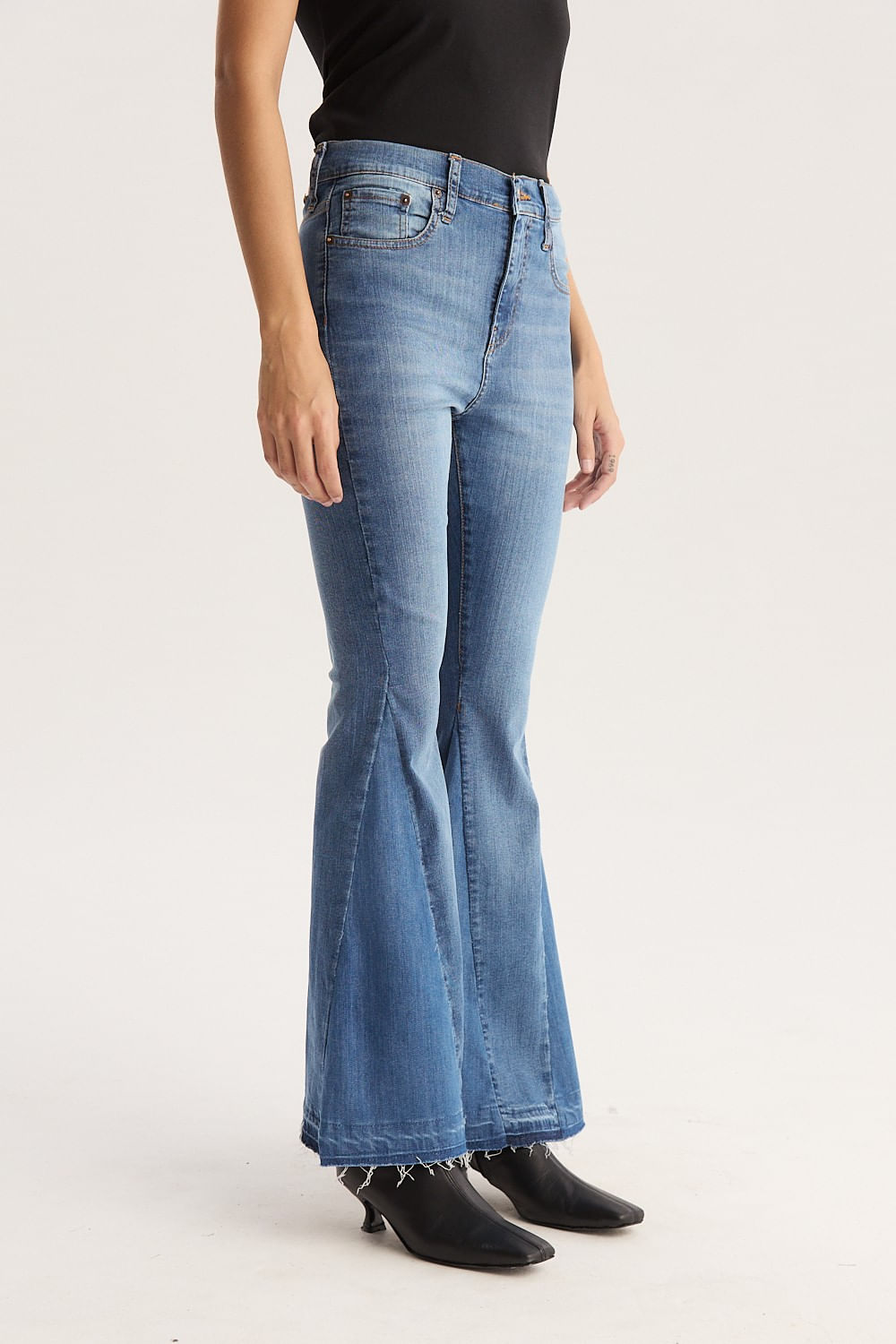 Levis 726 hi flare reciclado personalizado — imagen 5