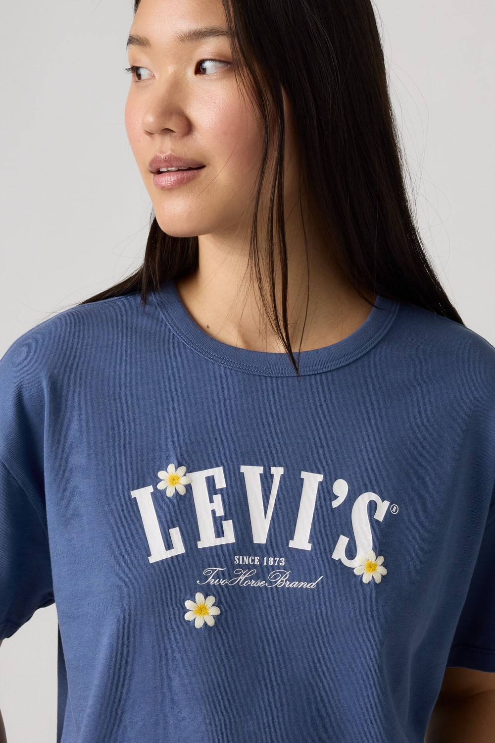 Gr vintage tee levis serif flowers — imagen 4