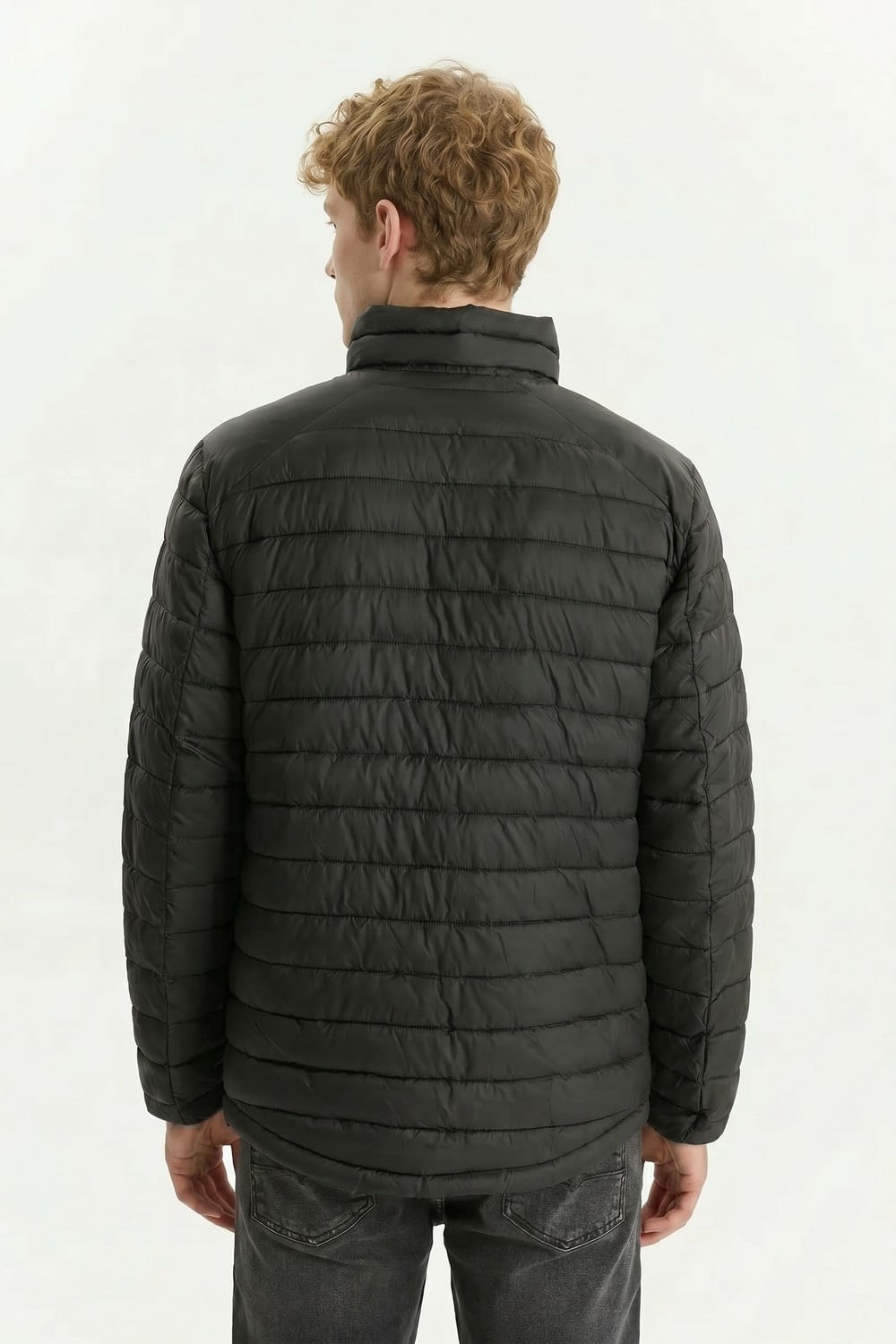Packable puffer jacket black Levis — imagen 2