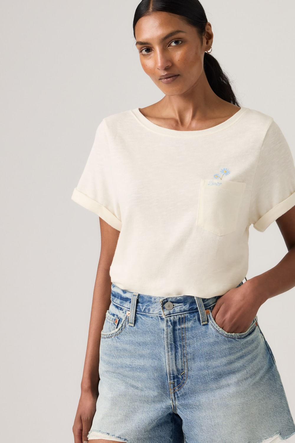 Levis gr julie pkt tee simple daisies pocket chateau gris