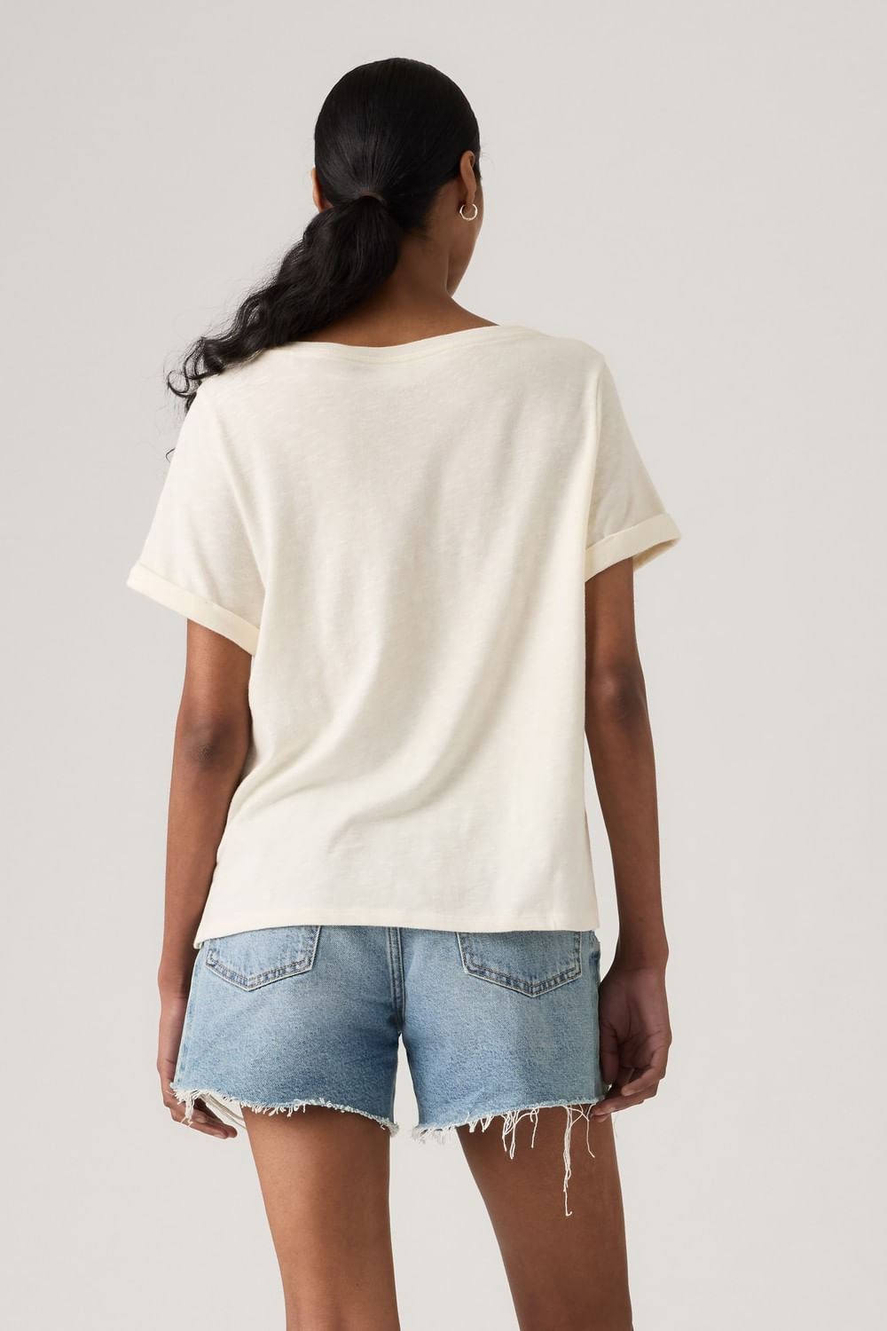 Levis gr julie pkt tee simple daisies pocket chateau gris — imagen 4