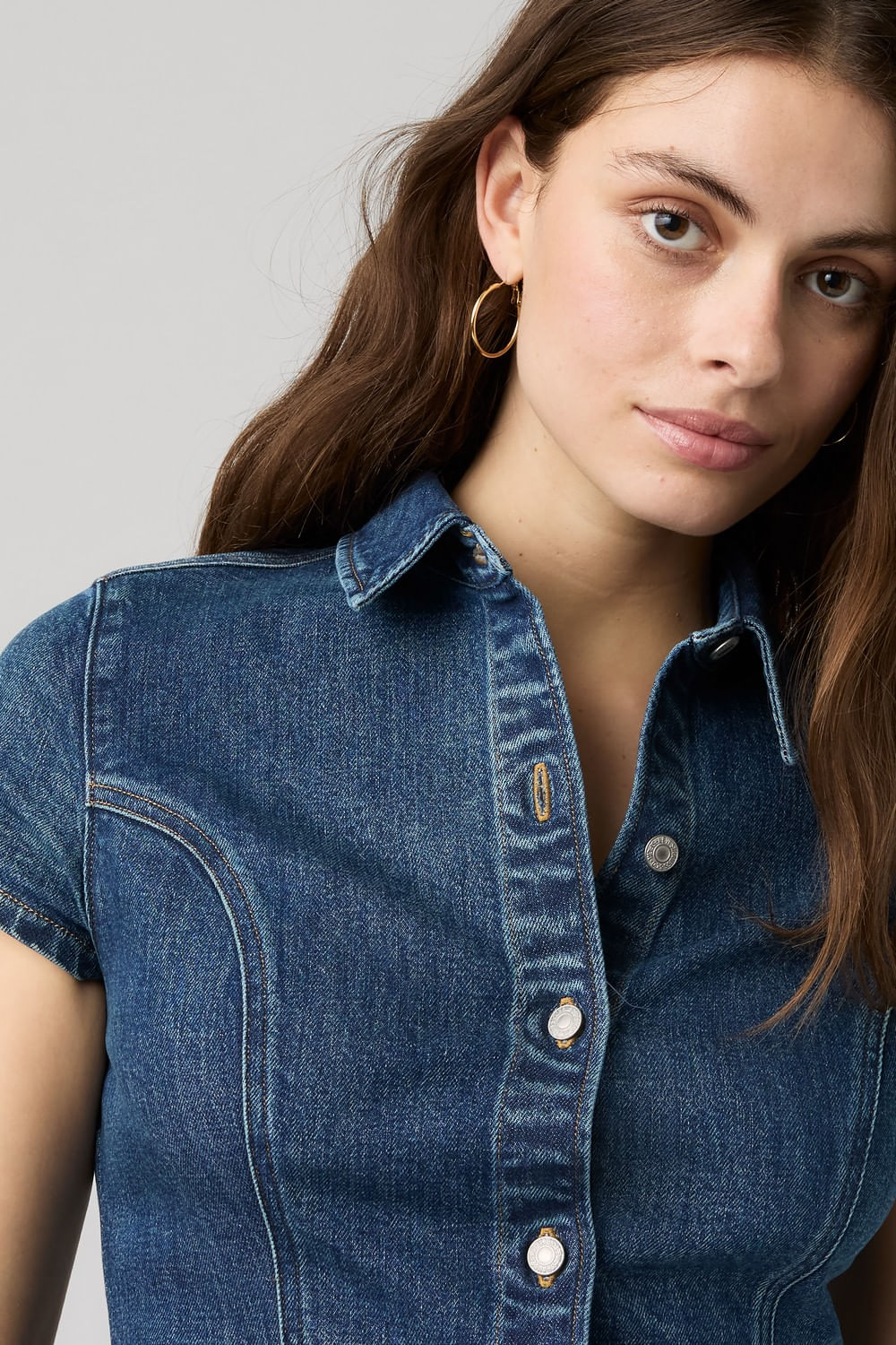 Levis ss shaped denim shirt seen on tv — imagen 2