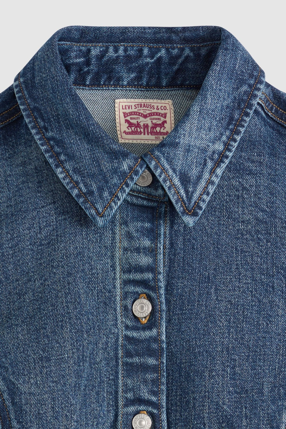 Levis ss shaped denim shirt seen on tv — imagen 6