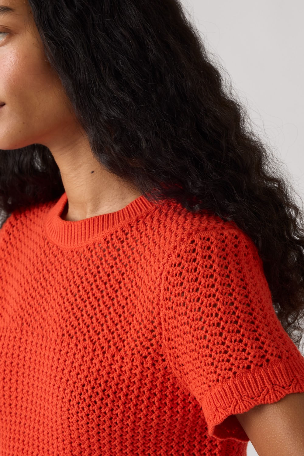 Isabelle crochet sweater signal roja Levis — imagen 2