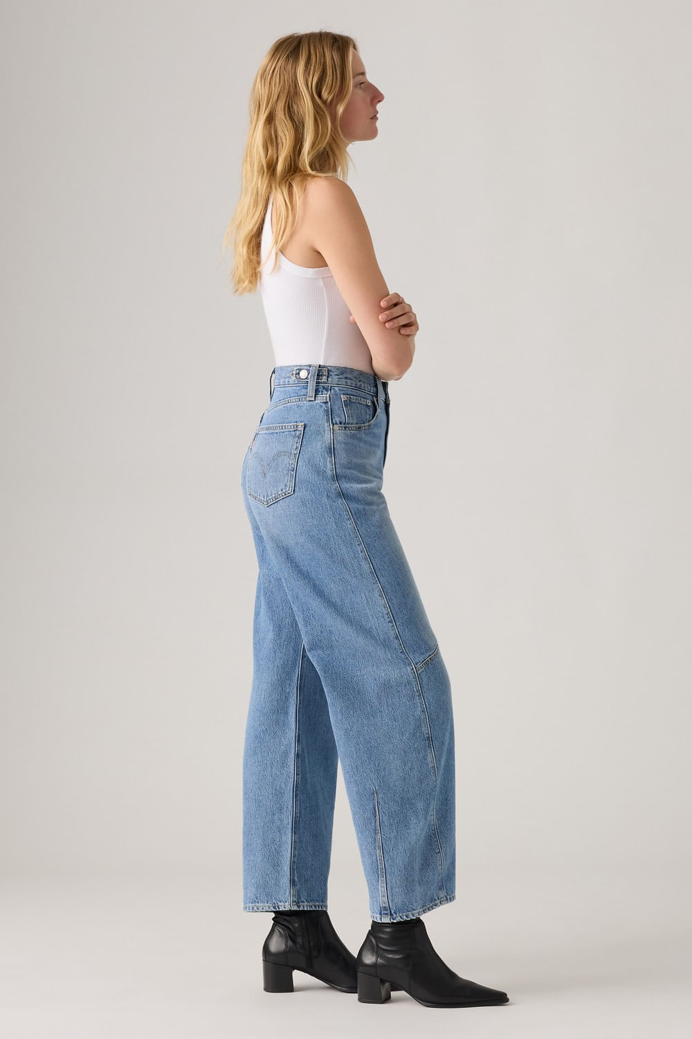 Levis cinch barrel let love in — imagen 3
