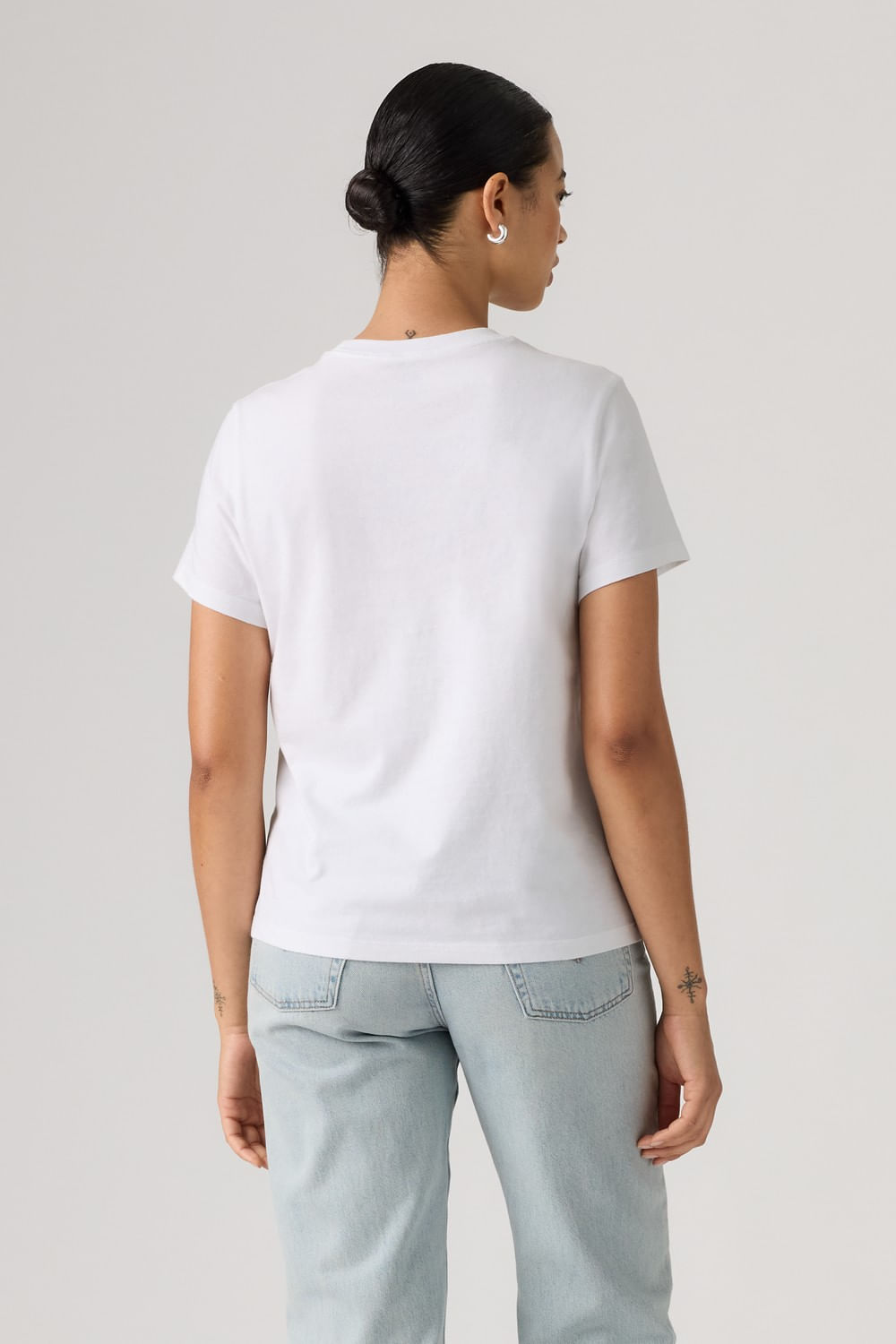 Levis gr favorite tee club ap bright white — imagen 4